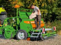 Навесная сеялка D9 4000